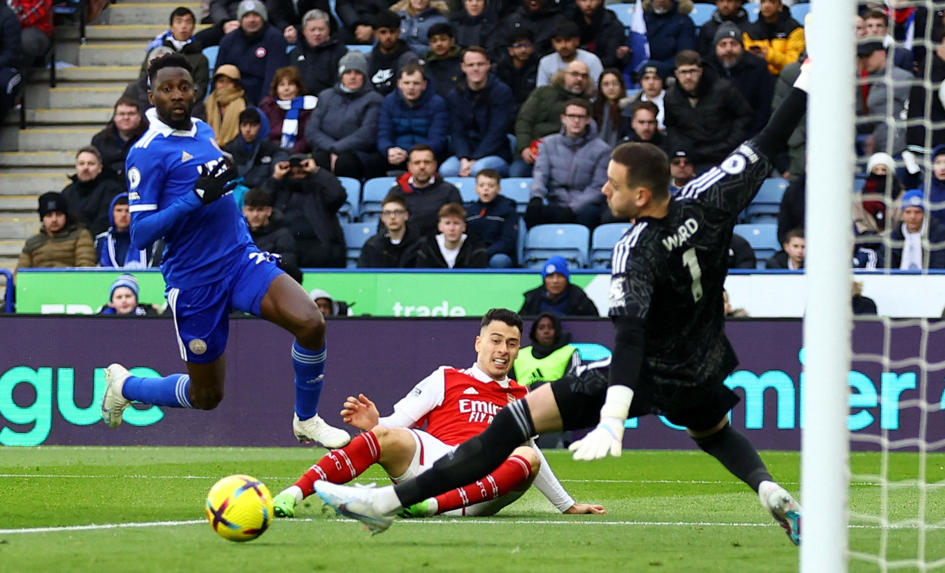 乐部对球员 乐部对球员